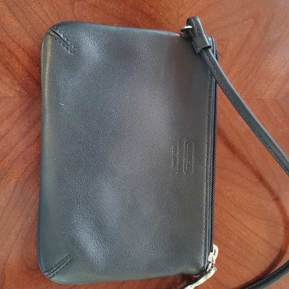 Coach wristlet - Picture 9 of 9